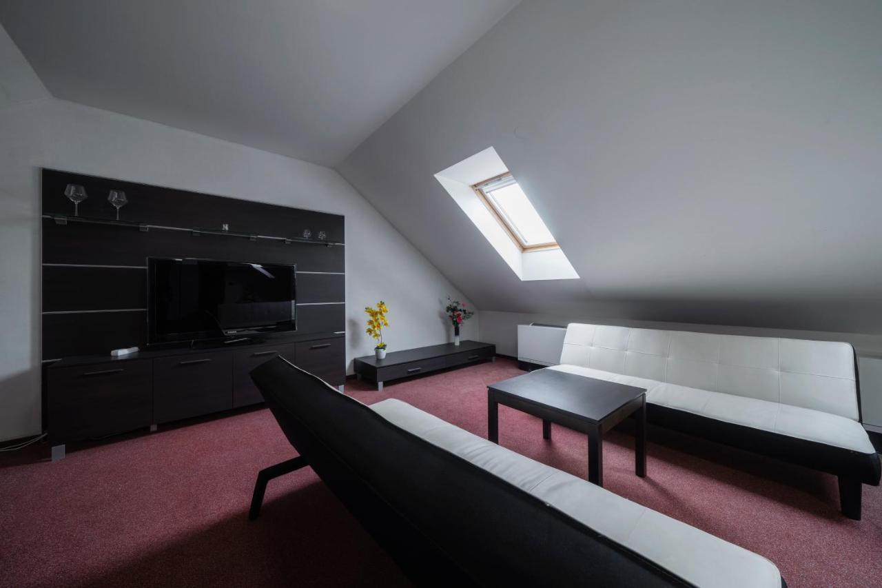 Hotel Astory Plzen Exterior photo