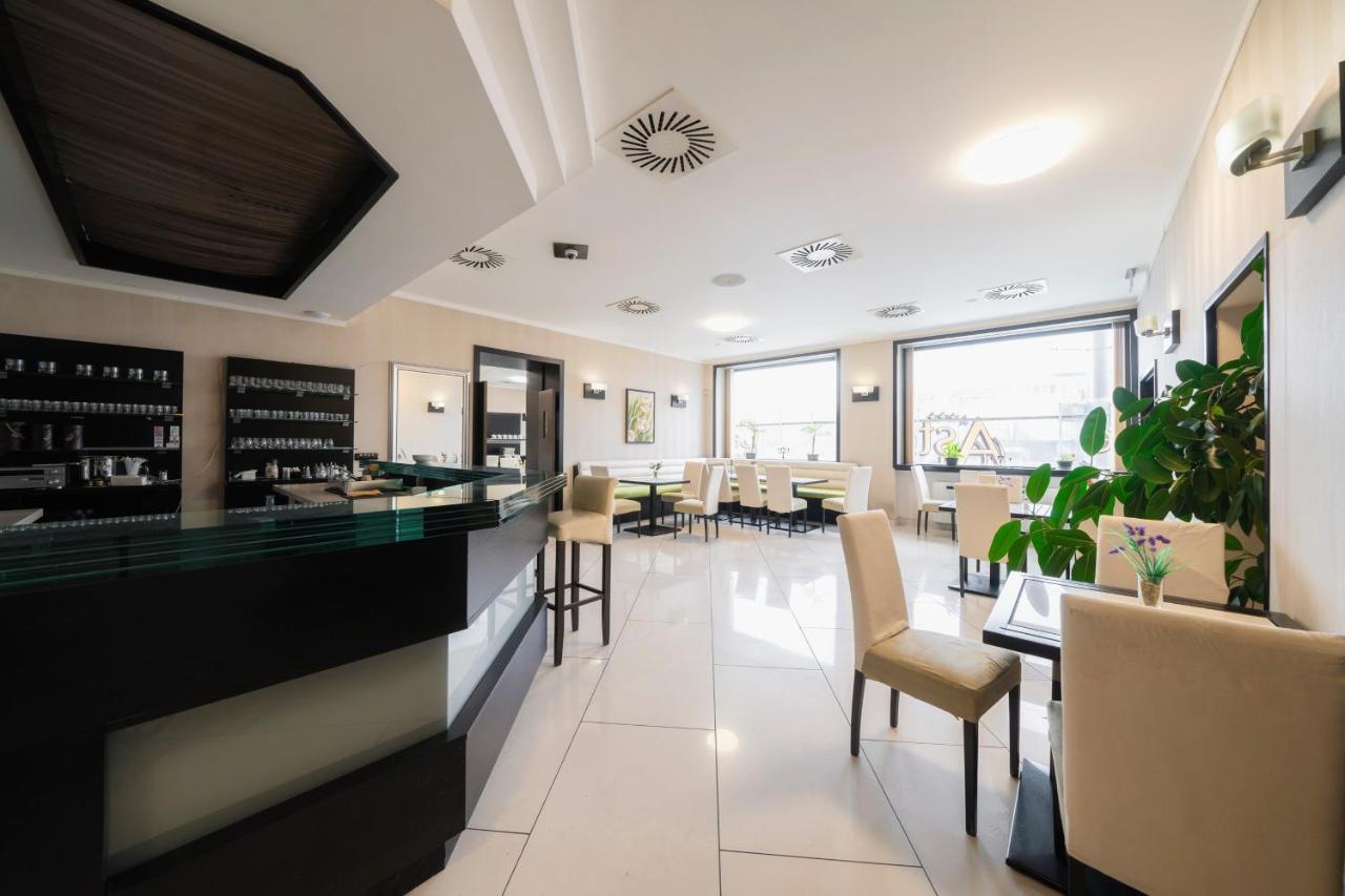 Hotel Astory Plzen Exterior photo